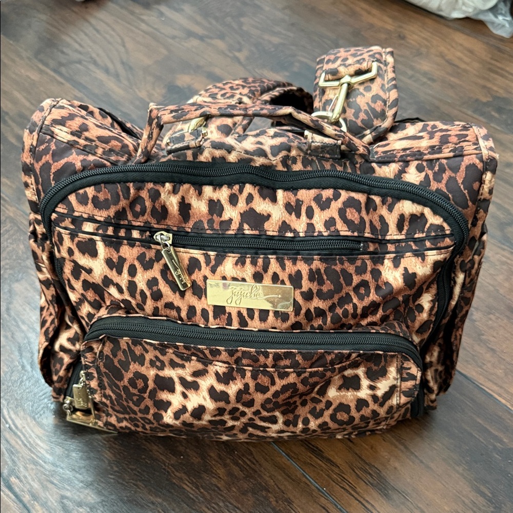 Like new! Ju-Ju-Be BFF Duchess Cheetah Print Diaper Bag.